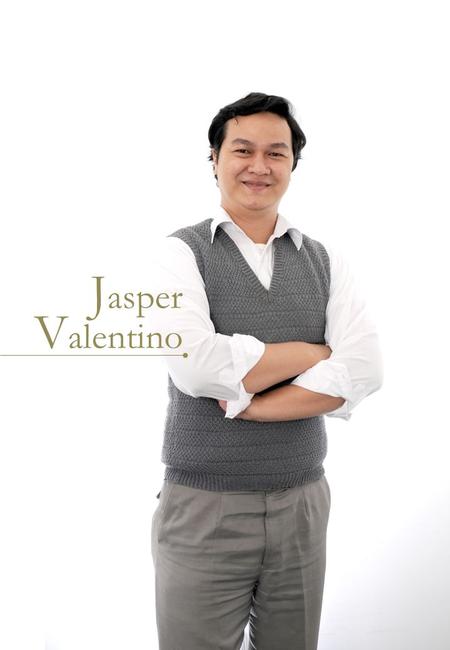 J asper V alentino. Perkenalkan, nama saya Jasper Valentino. Saya dilahirkan di Jakarta, pada 14 Februari 1980. Saya anak pertama dari empat bersaudara.