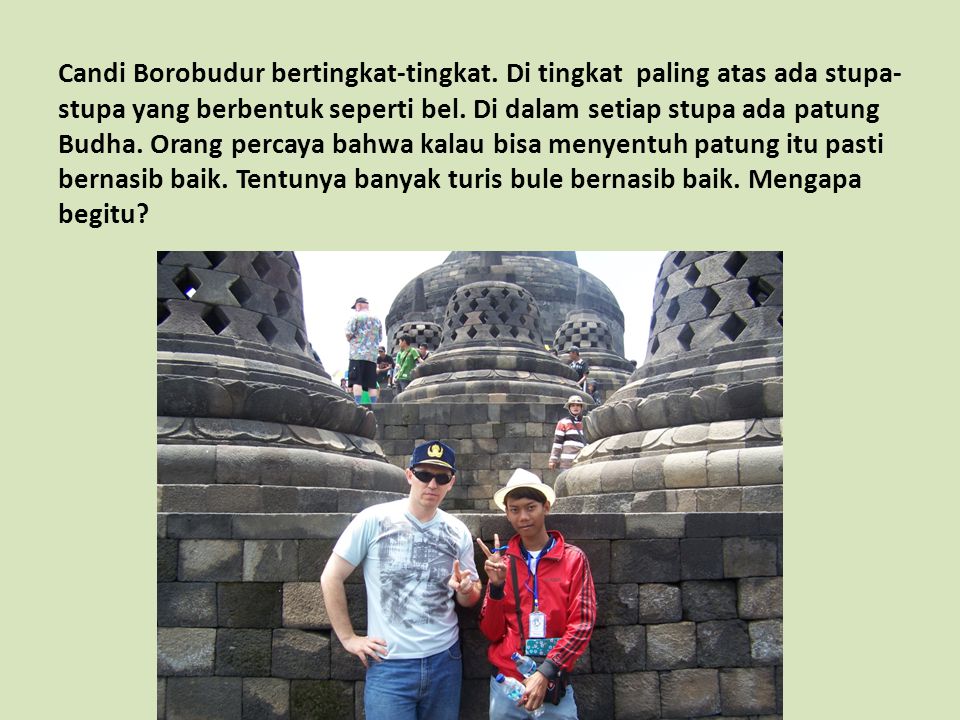Candi Borobudur bertingkat-tingkat